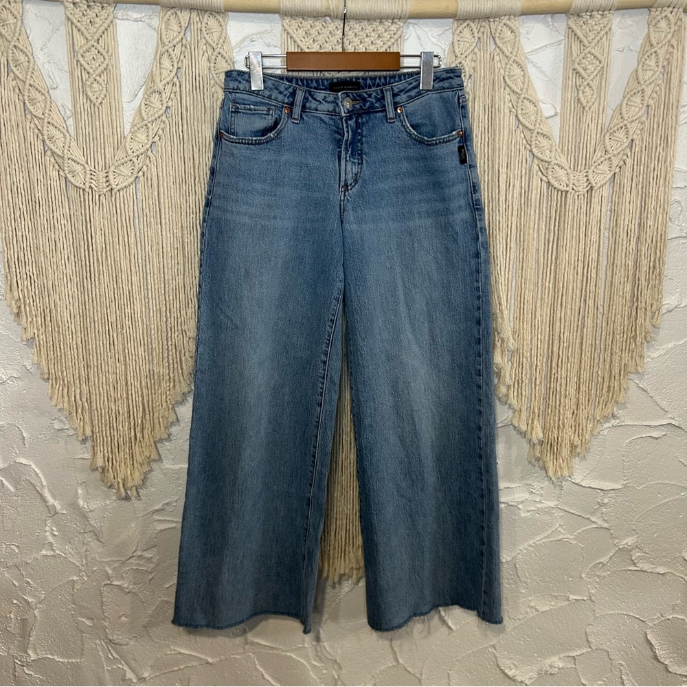 Silver Jeans Skater Wide-leg Raw Hem Jeans women’s size 26 Relaxed fit